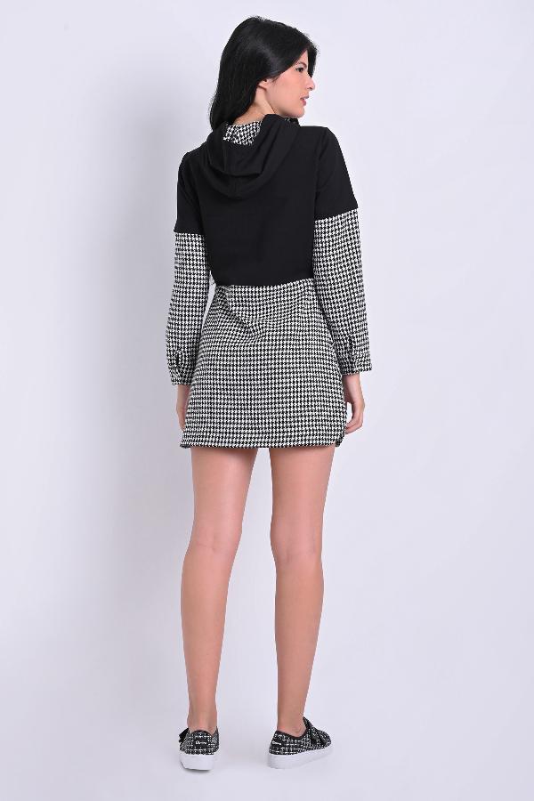 VESTIDO CON CAPUCHA