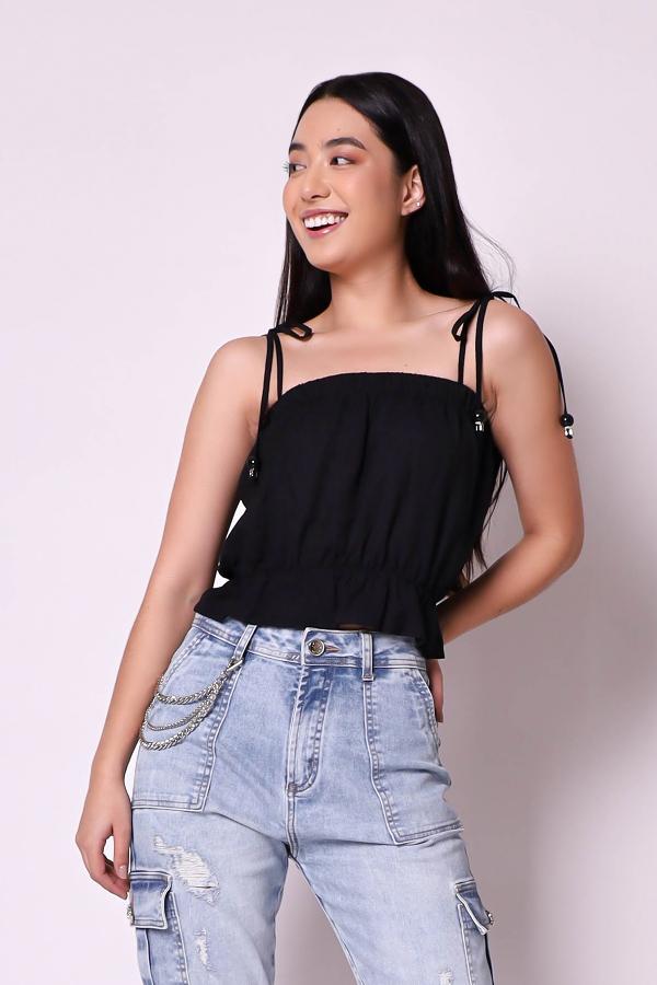 TOP CON TIRAS AMARRADAS