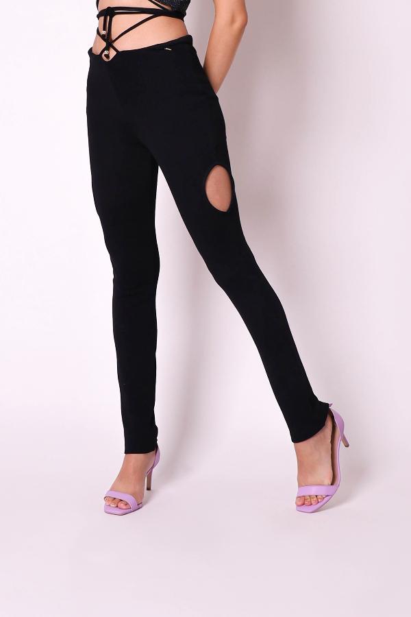 PANTALON DETALLE CUT OUT