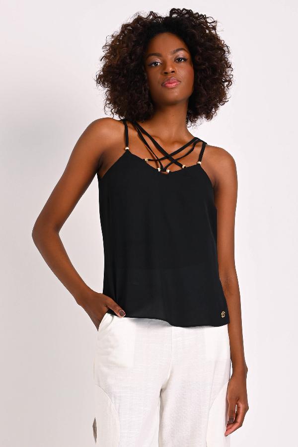 MUSCULOSA CON ESCOTE ENTRELAZADO