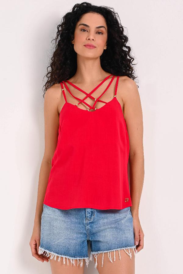 MUSCULOSA CON ESCOTE ENTRELAZADO