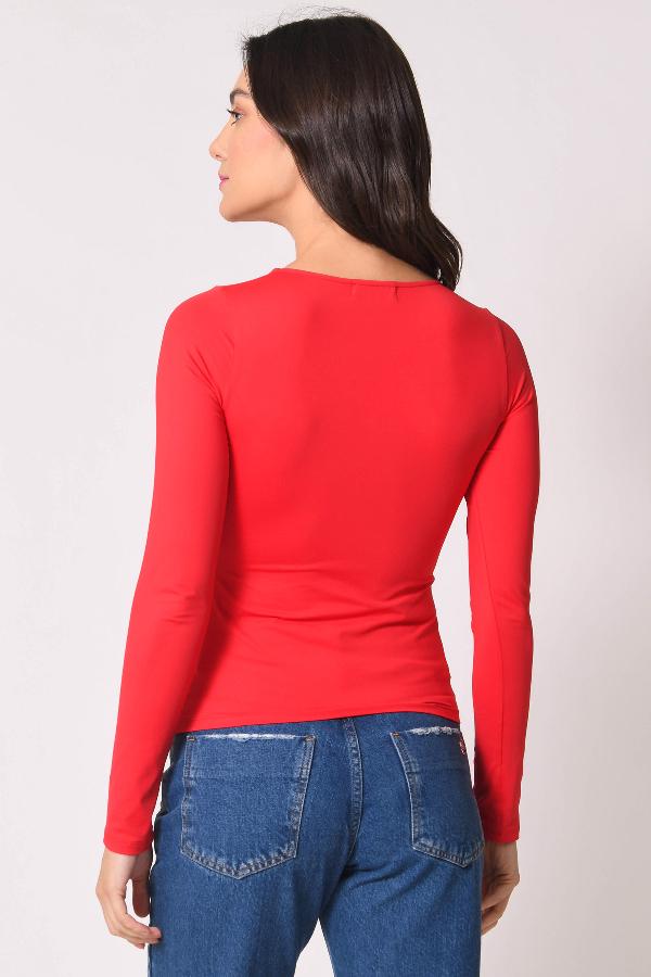 BLUSA CON ABERTURA ADELANTE