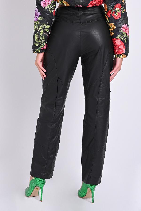 PANTALON LEATHER CON RECORTES