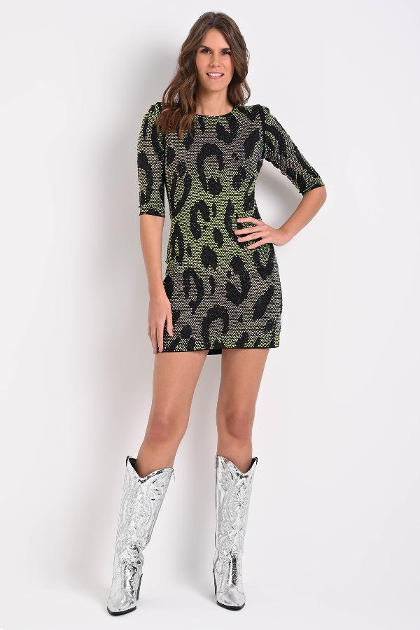 VESTIDO JUSTO OMBROS ESTRUCTURADOS