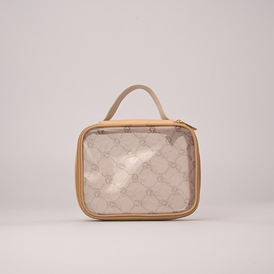 NECESSAIRE